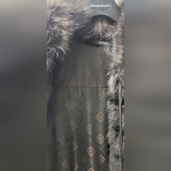 Women's Beaver Coat with Layers and Leather - Picture 2 of 5